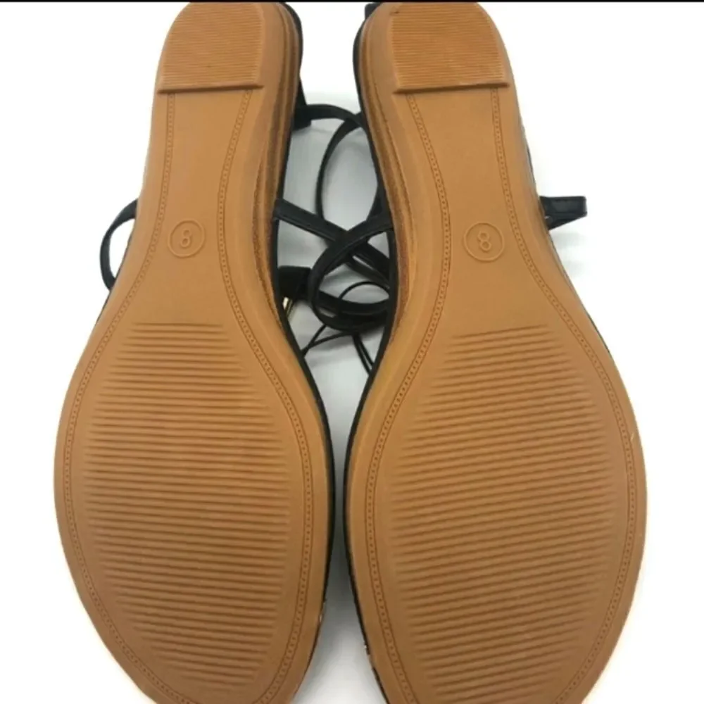 Black sling back sandals with gold details sz.8